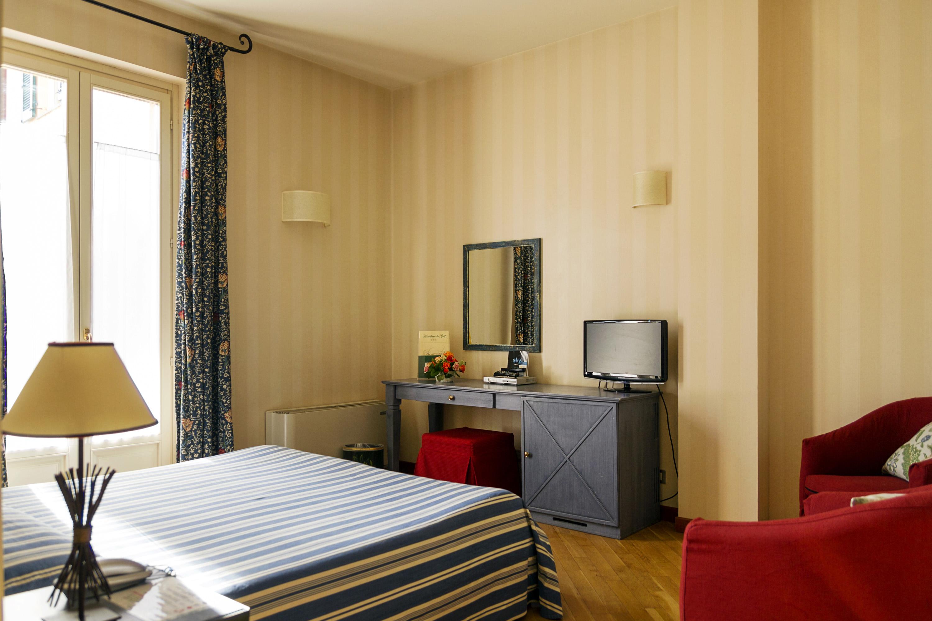 Hostellerie Du Golf Pecetto Bagian luar foto