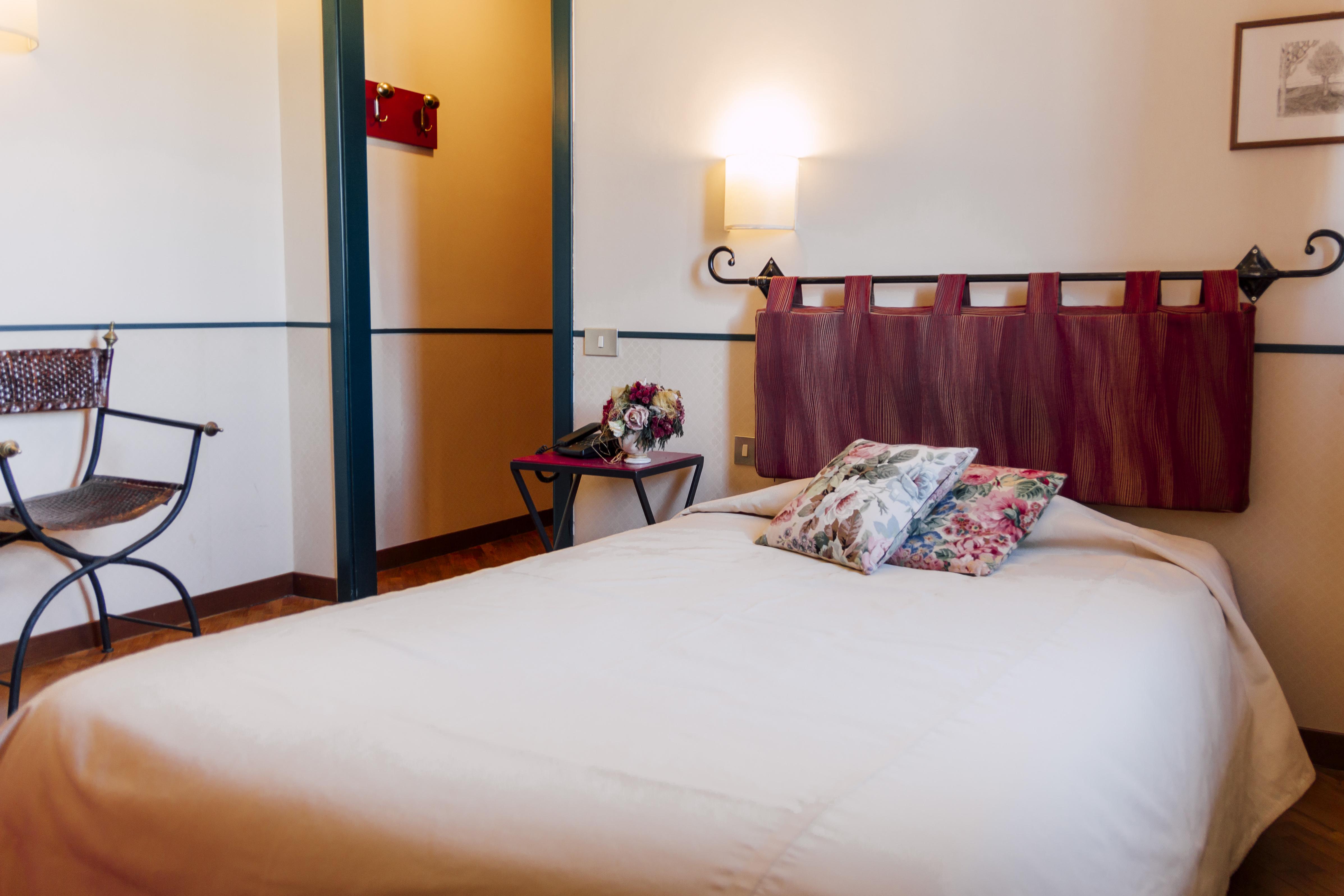 Hostellerie Du Golf Pecetto Bagian luar foto