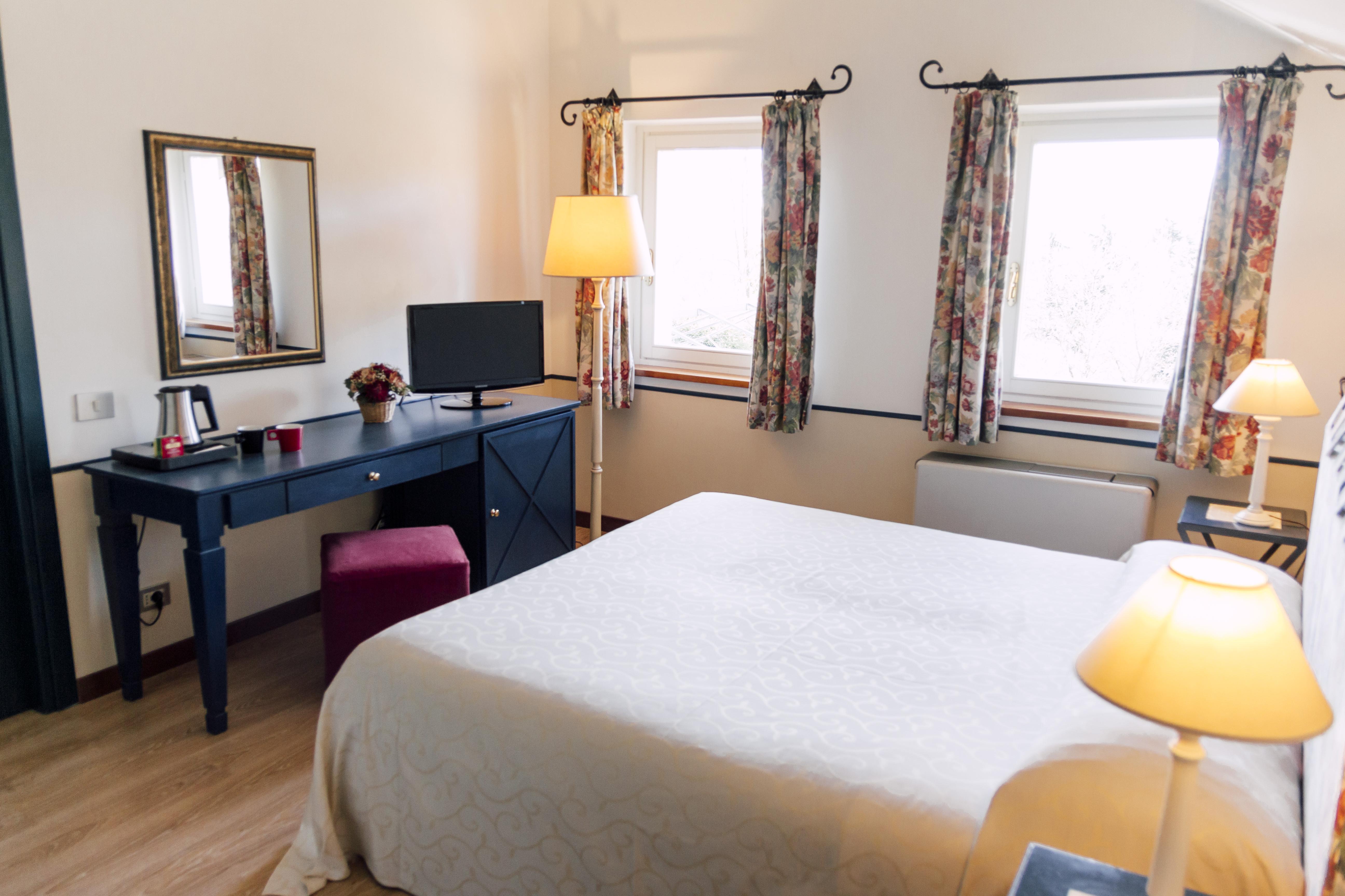 Hostellerie Du Golf Pecetto Bagian luar foto