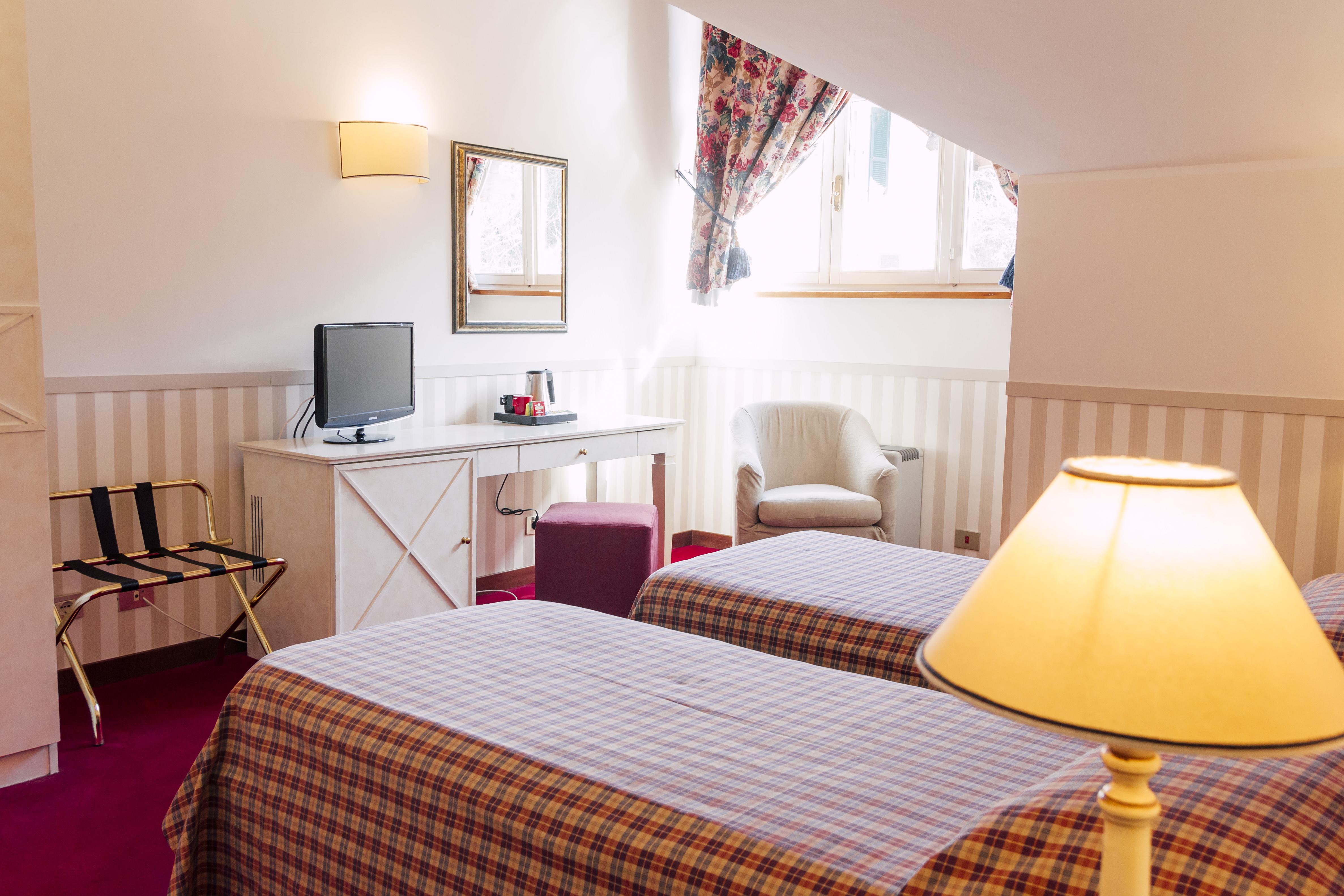 Hostellerie Du Golf Pecetto Bagian luar foto