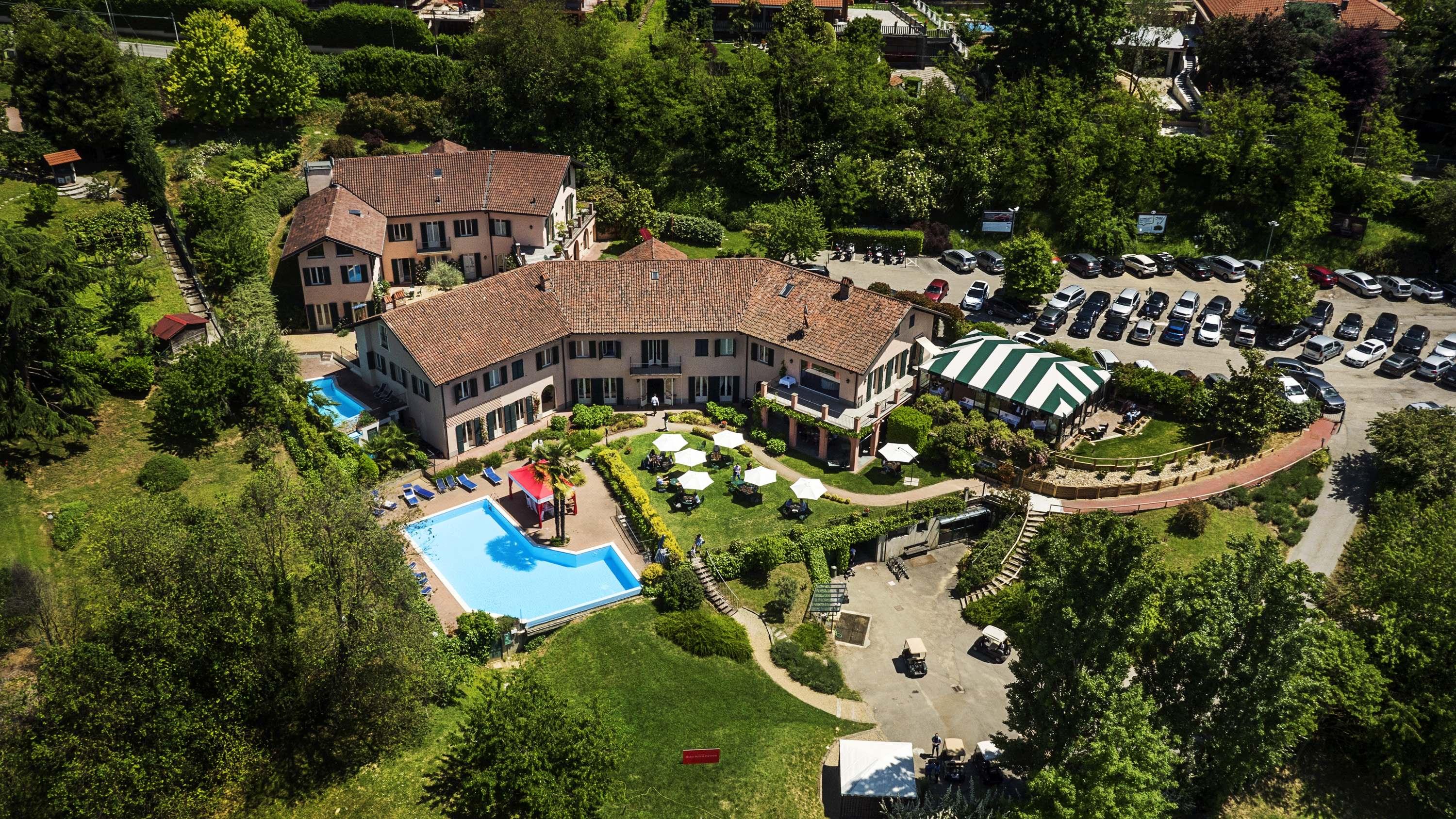 Hostellerie Du Golf Pecetto Bagian luar foto