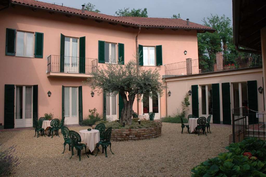 Hostellerie Du Golf Pecetto Bagian luar foto