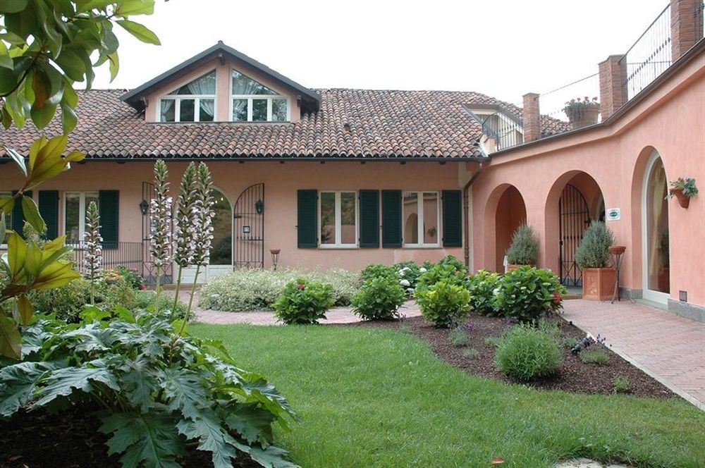 Hostellerie Du Golf Pecetto Bagian luar foto