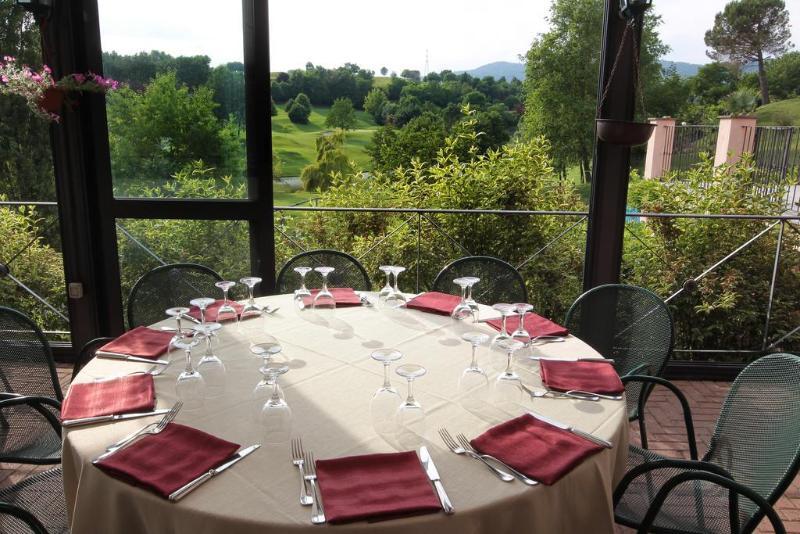 Hostellerie Du Golf Pecetto Bagian luar foto