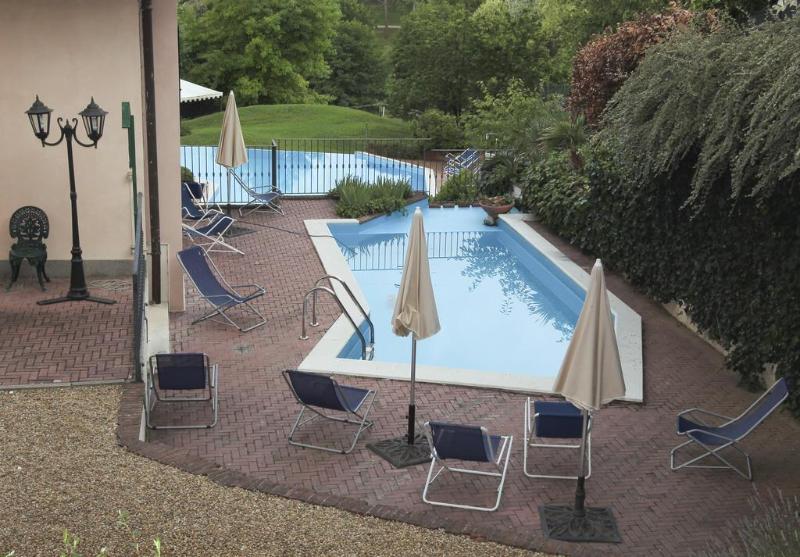 Hostellerie Du Golf Pecetto Bagian luar foto
