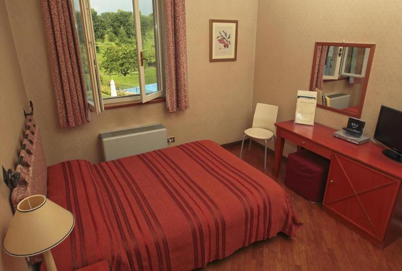 Hostellerie Du Golf Pecetto Bagian luar foto
