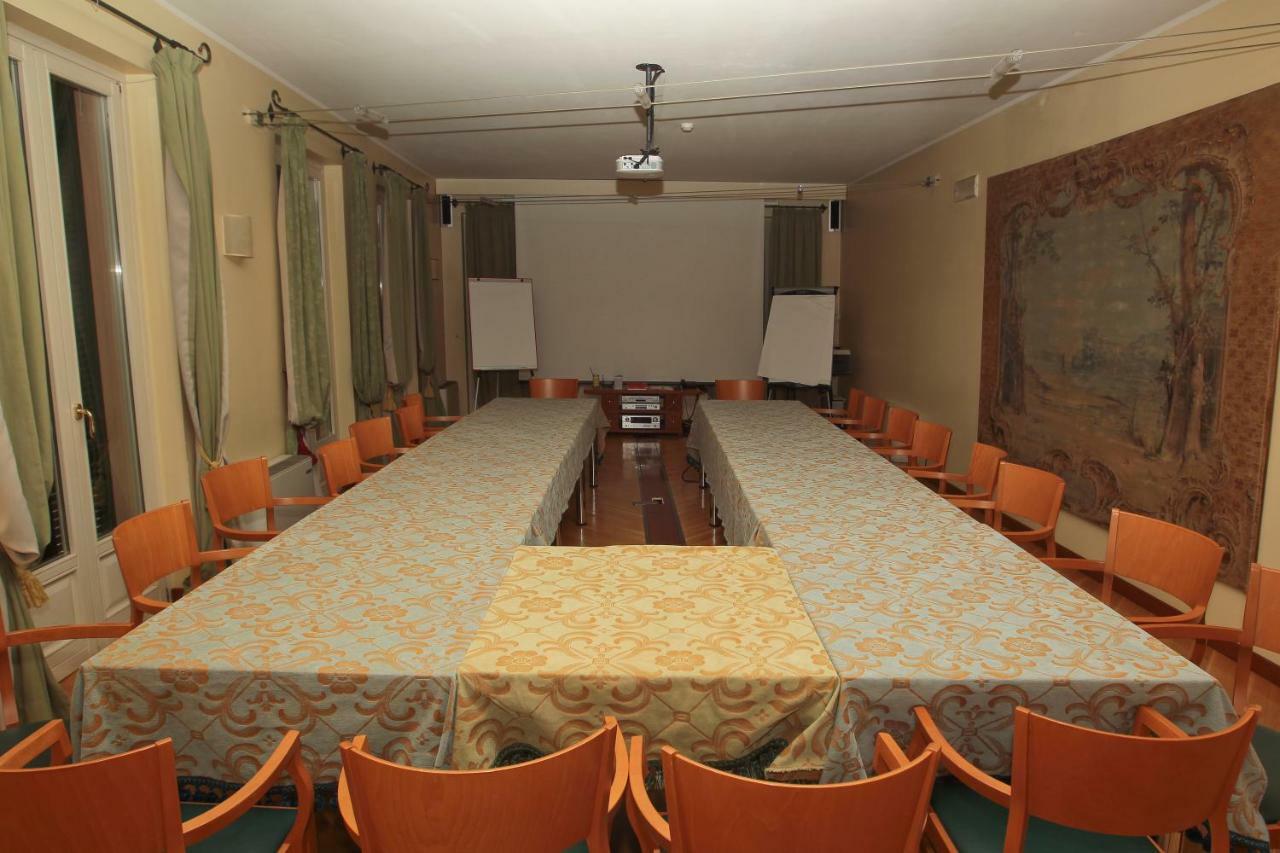 Hostellerie Du Golf Pecetto Bagian luar foto